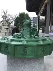 岡田神社の像