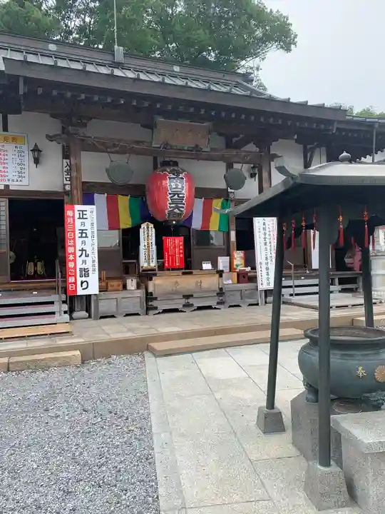 寺岡山元三大師の本殿・本堂