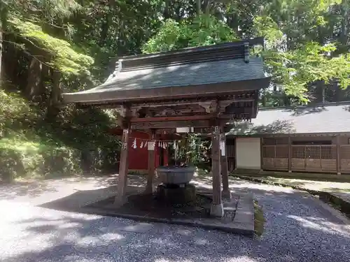 戸隠神社中社の手水舎