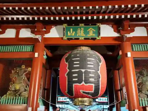 浅草寺の山門