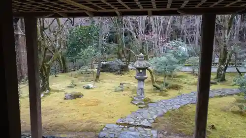 円成寺の庭園