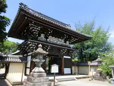 梅宮大社の山門・神門