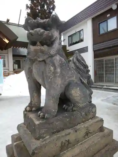 烈々布神社の狛犬