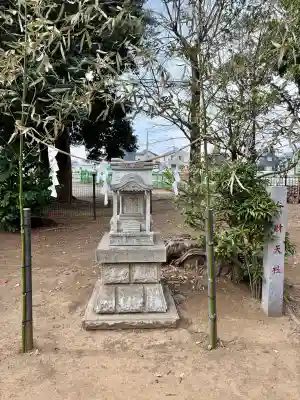 御嶽神社  （上矢部）の{uncategorized: "未分類", other: "その他", undefined: "問題あり", building: "その他建物", grave: "お墓", sacred_gate: "鳥居", guardian: "狛犬", statue: "像", buddha: "仏像", history: "歴史", nature: "自然", garden: "庭園", animal: "動物", pagoda: "塔", temizu: "手水舎", mountain_gate: "山門・神門", sanctuary: "本殿・本堂", subordinate: "末社・摂社", art: "芸術", scenery: "景色", jizo: "地蔵", ema: "絵馬", goshuin: "御朱印", omikuji: "おみくじ", items: "授与品その他", amulet: "お守り", goshuincho: "御朱印帳", eats: "食事", festival: "お祭り", votive_dance: "神楽", shichigosan: "七五三参", wedding: "結婚式", experience: "体験その他", initially: "初詣", around: "周辺", anti_infection: "感染症対策"}