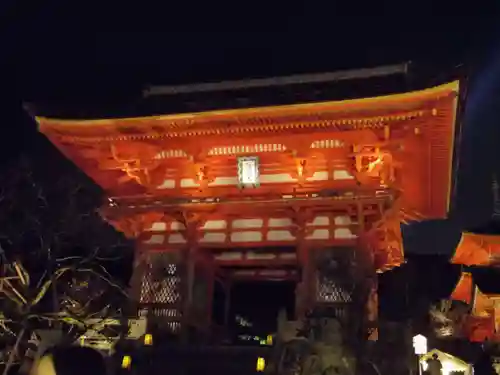 清水寺の山門・神門