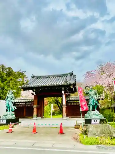 弘願寺の{uncategorized: "未分類", other: "その他", undefined: "問題あり", building: "その他建物", grave: "お墓", sacred_gate: "鳥居", guardian: "狛犬", statue: "像", buddha: "仏像", history: "歴史", nature: "自然", garden: "庭園", animal: "動物", pagoda: "塔", temizu: "手水舎", mountain_gate: "山門・神門", sanctuary: "本殿・本堂", subordinate: "末社・摂社", art: "芸術", scenery: "景色", jizo: "地蔵", ema: "絵馬", goshuin: "御朱印", omikuji: "おみくじ", items: "授与品その他", amulet: "お守り", goshuincho: "御朱印帳", eats: "食事", festival: "お祭り", votive_dance: "神楽", shichigosan: "七五三参", wedding: "結婚式", experience: "体験その他", initially: "初詣", around: "周辺", anti_infection: "感染症対策"}