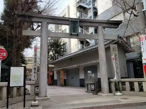 銀杏岡八幡神社の鳥居