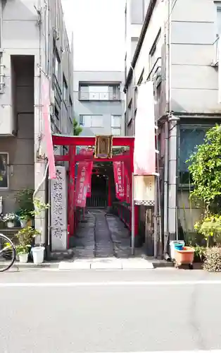 太郎稲荷神社の鳥居