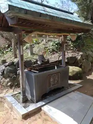 三国神社の手水舎