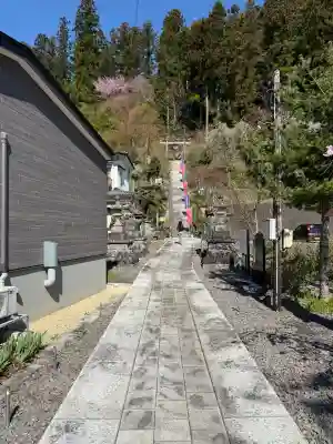 石都々古和気神社の{uncategorized: "未分類", other: "その他", undefined: "問題あり", building: "その他建物", grave: "お墓", sacred_gate: "鳥居", guardian: "狛犬", statue: "像", buddha: "仏像", history: "歴史", nature: "自然", garden: "庭園", animal: "動物", pagoda: "塔", temizu: "手水舎", mountain_gate: "山門・神門", sanctuary: "本殿・本堂", subordinate: "末社・摂社", art: "芸術", scenery: "景色", jizo: "地蔵", ema: "絵馬", goshuin: "御朱印", omikuji: "おみくじ", items: "授与品その他", amulet: "お守り", goshuincho: "御朱印帳", eats: "食事", festival: "お祭り", votive_dance: "神楽", shichigosan: "七五三参", wedding: "結婚式", experience: "体験その他", initially: "初詣", around: "周辺", anti_infection: "感染症対策"}