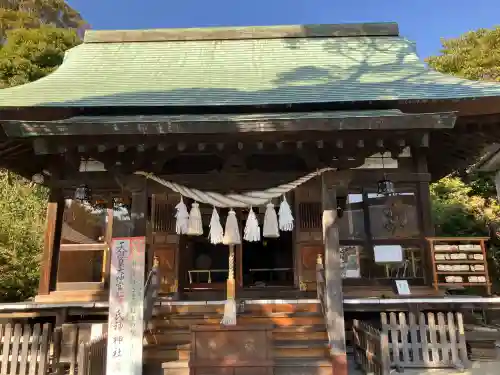 稲荷神社の{uncategorized: "未分類", other: "その他", undefined: "問題あり", building: "その他建物", grave: "お墓", sacred_gate: "鳥居", guardian: "狛犬", statue: "像", buddha: "仏像", history: "歴史", nature: "自然", garden: "庭園", animal: "動物", pagoda: "塔", temizu: "手水舎", mountain_gate: "山門・神門", sanctuary: "本殿・本堂", subordinate: "末社・摂社", art: "芸術", scenery: "景色", jizo: "地蔵", ema: "絵馬", goshuin: "御朱印", omikuji: "おみくじ", items: "授与品その他", amulet: "お守り", goshuincho: "御朱印帳", eats: "食事", festival: "お祭り", votive_dance: "神楽", shichigosan: "七五三参", wedding: "結婚式", experience: "体験その他", initially: "初詣", around: "周辺", anti_infection: "感染症対策"}