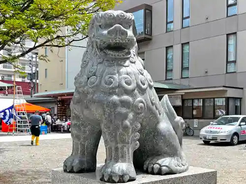 北海道神宮頓宮の狛犬