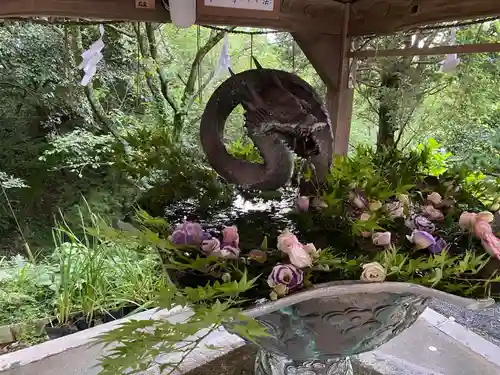 宮地嶽神社の手水舎