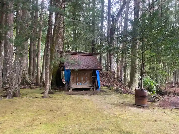 花知神社の{uncategorized: "未分類", other: "その他", undefined: "問題あり", building: "その他建物", grave: "お墓", sacred_gate: "鳥居", guardian: "狛犬", statue: "像", buddha: "仏像", history: "歴史", nature: "自然", garden: "庭園", animal: "動物", pagoda: "塔", temizu: "手水舎", mountain_gate: "山門・神門", sanctuary: "本殿・本堂", subordinate: "末社・摂社", art: "芸術", scenery: "景色", jizo: "地蔵", ema: "絵馬", goshuin: "御朱印", omikuji: "おみくじ", items: "授与品その他", amulet: "お守り", goshuincho: "御朱印帳", eats: "食事", festival: "お祭り", votive_dance: "神楽", shichigosan: "七五三参", wedding: "結婚式", experience: "体験その他", initially: "初詣", around: "周辺", anti_infection: "感染症対策"}