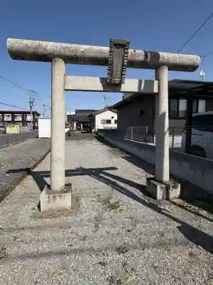 鷹部屋稲荷神社の{uncategorized: "未分類", other: "その他", undefined: "問題あり", building: "その他建物", grave: "お墓", sacred_gate: "鳥居", guardian: "狛犬", statue: "像", buddha: "仏像", history: "歴史", nature: "自然", garden: "庭園", animal: "動物", pagoda: "塔", temizu: "手水舎", mountain_gate: "山門・神門", sanctuary: "本殿・本堂", subordinate: "末社・摂社", art: "芸術", scenery: "景色", jizo: "地蔵", ema: "絵馬", goshuin: "御朱印", omikuji: "おみくじ", items: "授与品その他", amulet: "お守り", goshuincho: "御朱印帳", eats: "食事", festival: "お祭り", votive_dance: "神楽", shichigosan: "七五三参", wedding: "結婚式", experience: "体験その他", initially: "初詣", around: "周辺", anti_infection: "感染症対策"}