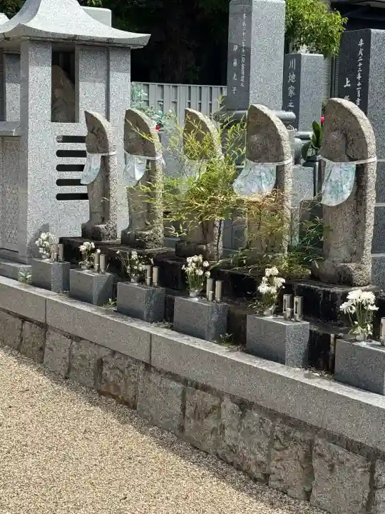 常雲寺の{uncategorized: "未分類", other: "その他", undefined: "問題あり", building: "その他建物", grave: "お墓", sacred_gate: "鳥居", guardian: "狛犬", statue: "像", buddha: "仏像", history: "歴史", nature: "自然", garden: "庭園", animal: "動物", pagoda: "塔", temizu: "手水舎", mountain_gate: "山門・神門", sanctuary: "本殿・本堂", subordinate: "末社・摂社", art: "芸術", scenery: "景色", jizo: "地蔵", ema: "絵馬", goshuin: "御朱印", omikuji: "おみくじ", items: "授与品その他", amulet: "お守り", goshuincho: "御朱印帳", eats: "食事", festival: "お祭り", votive_dance: "神楽", shichigosan: "七五三参", wedding: "結婚式", experience: "体験その他", initially: "初詣", around: "周辺", anti_infection: "感染症対策"}