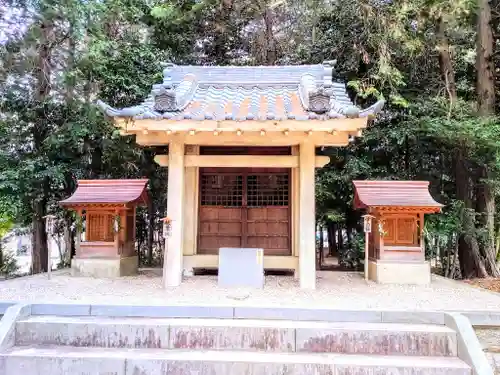 糟目春日神社の末社