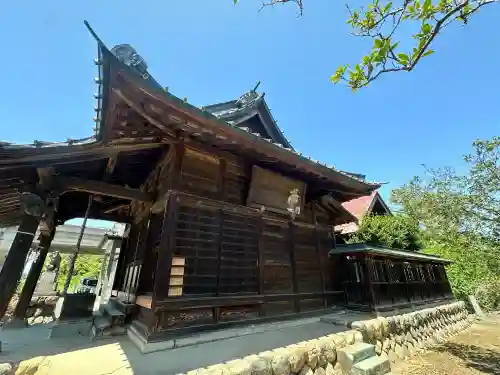  八幡若宮八幡神社 の{uncategorized: "未分類", other: "その他", undefined: "問題あり", building: "その他建物", grave: "お墓", sacred_gate: "鳥居", guardian: "狛犬", statue: "像", buddha: "仏像", history: "歴史", nature: "自然", garden: "庭園", animal: "動物", pagoda: "塔", temizu: "手水舎", mountain_gate: "山門・神門", sanctuary: "本殿・本堂", subordinate: "末社・摂社", art: "芸術", scenery: "景色", jizo: "地蔵", ema: "絵馬", goshuin: "御朱印", omikuji: "おみくじ", items: "授与品その他", amulet: "お守り", goshuincho: "御朱印帳", eats: "食事", festival: "お祭り", votive_dance: "神楽", shichigosan: "七五三参", wedding: "結婚式", experience: "体験その他", initially: "初詣", around: "周辺", anti_infection: "感染症対策"}