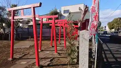 日新稲荷神社の鳥居