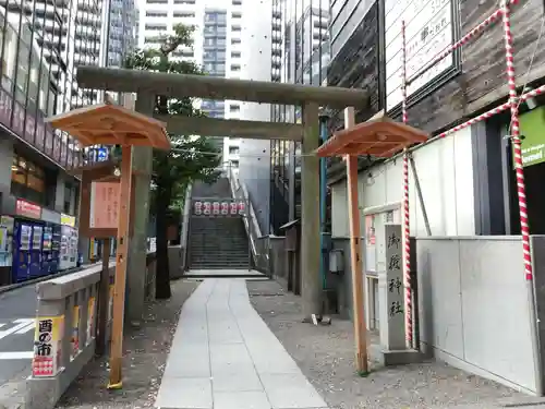 宮益御嶽神社の鳥居