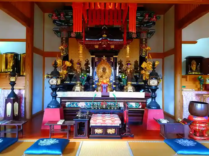 医王寺の本殿・本堂