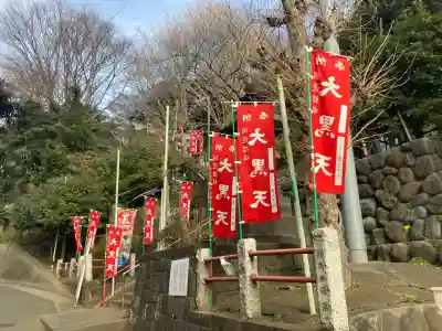 諏訪神社の{uncategorized: "未分類", other: "その他", undefined: "問題あり", building: "その他建物", grave: "お墓", sacred_gate: "鳥居", guardian: "狛犬", statue: "像", buddha: "仏像", history: "歴史", nature: "自然", garden: "庭園", animal: "動物", pagoda: "塔", temizu: "手水舎", mountain_gate: "山門・神門", sanctuary: "本殿・本堂", subordinate: "末社・摂社", art: "芸術", scenery: "景色", jizo: "地蔵", ema: "絵馬", goshuin: "御朱印", omikuji: "おみくじ", items: "授与品その他", amulet: "お守り", goshuincho: "御朱印帳", eats: "食事", festival: "お祭り", votive_dance: "神楽", shichigosan: "七五三参", wedding: "結婚式", experience: "体験その他", initially: "初詣", around: "周辺", anti_infection: "感染症対策"}