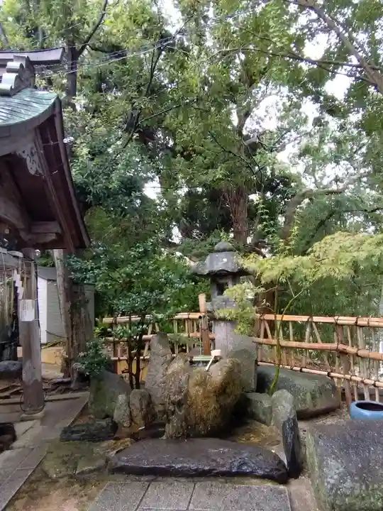 紅葉八幡宮の手水舎