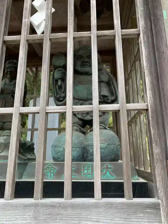 御嶽山神社の像