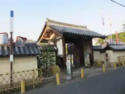 十輪院の山門・神門