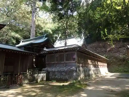 西寒多神社の本殿