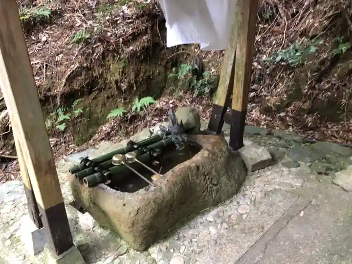 比都佐神社の手水舎