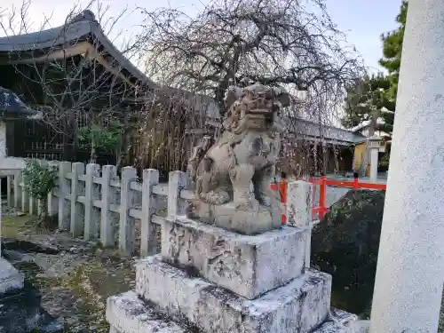 車折神社の{uncategorized: "未分類", other: "その他", undefined: "問題あり", building: "その他建物", grave: "お墓", sacred_gate: "鳥居", guardian: "狛犬", statue: "像", buddha: "仏像", history: "歴史", nature: "自然", garden: "庭園", animal: "動物", pagoda: "塔", temizu: "手水舎", mountain_gate: "山門・神門", sanctuary: "本殿・本堂", subordinate: "末社・摂社", art: "芸術", scenery: "景色", jizo: "地蔵", ema: "絵馬", goshuin: "御朱印", omikuji: "おみくじ", items: "授与品その他", amulet: "お守り", goshuincho: "御朱印帳", eats: "食事", festival: "お祭り", votive_dance: "神楽", shichigosan: "七五三参", wedding: "結婚式", experience: "体験その他", initially: "初詣", around: "周辺", anti_infection: "感染症対策"}