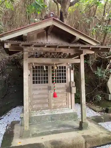 小動神社の本殿・本堂