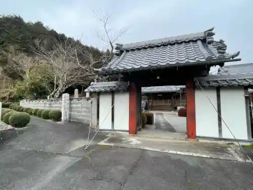 八坂神社の{uncategorized: "未分類", other: "その他", undefined: "問題あり", building: "その他建物", grave: "お墓", sacred_gate: "鳥居", guardian: "狛犬", statue: "像", buddha: "仏像", history: "歴史", nature: "自然", garden: "庭園", animal: "動物", pagoda: "塔", temizu: "手水舎", mountain_gate: "山門・神門", sanctuary: "本殿・本堂", subordinate: "末社・摂社", art: "芸術", scenery: "景色", jizo: "地蔵", ema: "絵馬", goshuin: "御朱印", omikuji: "おみくじ", items: "授与品その他", amulet: "お守り", goshuincho: "御朱印帳", eats: "食事", festival: "お祭り", votive_dance: "神楽", shichigosan: "七五三参", wedding: "結婚式", experience: "体験その他", initially: "初詣", around: "周辺", anti_infection: "感染症対策"}