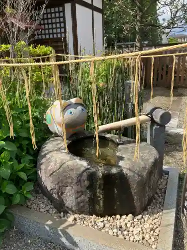 阿豆佐味天神社 立川水天宮の{uncategorized: "未分類", other: "その他", undefined: "問題あり", building: "その他建物", grave: "お墓", sacred_gate: "鳥居", guardian: "狛犬", statue: "像", buddha: "仏像", history: "歴史", nature: "自然", garden: "庭園", animal: "動物", pagoda: "塔", temizu: "手水舎", mountain_gate: "山門・神門", sanctuary: "本殿・本堂", subordinate: "末社・摂社", art: "芸術", scenery: "景色", jizo: "地蔵", ema: "絵馬", goshuin: "御朱印", omikuji: "おみくじ", items: "授与品その他", amulet: "お守り", goshuincho: "御朱印帳", eats: "食事", festival: "お祭り", votive_dance: "神楽", shichigosan: "七五三参", wedding: "結婚式", experience: "体験その他", initially: "初詣", around: "周辺", anti_infection: "感染症対策"}