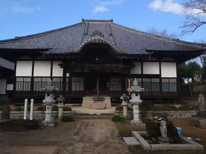 妙法寺(金色不動尊)の本殿・本堂