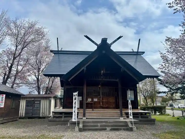 神居神社遥拝所の{uncategorized: "未分類", other: "その他", undefined: "問題あり", building: "その他建物", grave: "お墓", sacred_gate: "鳥居", guardian: "狛犬", statue: "像", buddha: "仏像", history: "歴史", nature: "自然", garden: "庭園", animal: "動物", pagoda: "塔", temizu: "手水舎", mountain_gate: "山門・神門", sanctuary: "本殿・本堂", subordinate: "末社・摂社", art: "芸術", scenery: "景色", jizo: "地蔵", ema: "絵馬", goshuin: "御朱印", omikuji: "おみくじ", items: "授与品その他", amulet: "お守り", goshuincho: "御朱印帳", eats: "食事", festival: "お祭り", votive_dance: "神楽", shichigosan: "七五三参", wedding: "結婚式", experience: "体験その他", initially: "初詣", around: "周辺", anti_infection: "感染症対策"}