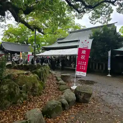 宇美八幡宮の{uncategorized: "未分類", other: "その他", undefined: "問題あり", building: "その他建物", grave: "お墓", sacred_gate: "鳥居", guardian: "狛犬", statue: "像", buddha: "仏像", history: "歴史", nature: "自然", garden: "庭園", animal: "動物", pagoda: "塔", temizu: "手水舎", mountain_gate: "山門・神門", sanctuary: "本殿・本堂", subordinate: "末社・摂社", art: "芸術", scenery: "景色", jizo: "地蔵", ema: "絵馬", goshuin: "御朱印", omikuji: "おみくじ", items: "授与品その他", amulet: "お守り", goshuincho: "御朱印帳", eats: "食事", festival: "お祭り", votive_dance: "神楽", shichigosan: "七五三参", wedding: "結婚式", experience: "体験その他", initially: "初詣", around: "周辺", anti_infection: "感染症対策"}