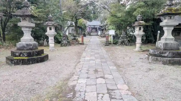 今市瀧尾神社の{uncategorized: "未分類", other: "その他", undefined: "問題あり", building: "その他建物", grave: "お墓", sacred_gate: "鳥居", guardian: "狛犬", statue: "像", buddha: "仏像", history: "歴史", nature: "自然", garden: "庭園", animal: "動物", pagoda: "塔", temizu: "手水舎", mountain_gate: "山門・神門", sanctuary: "本殿・本堂", subordinate: "末社・摂社", art: "芸術", scenery: "景色", jizo: "地蔵", ema: "絵馬", goshuin: "御朱印", omikuji: "おみくじ", items: "授与品その他", amulet: "お守り", goshuincho: "御朱印帳", eats: "食事", festival: "お祭り", votive_dance: "神楽", shichigosan: "七五三参", wedding: "結婚式", experience: "体験その他", initially: "初詣", around: "周辺", anti_infection: "感染症対策"}