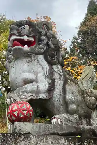 八海山尊神社の狛犬