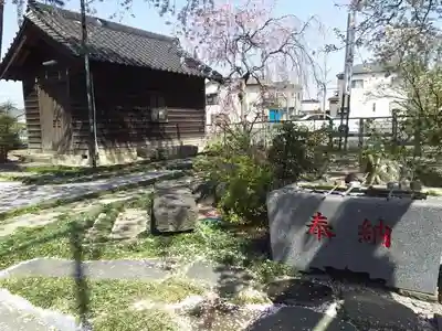 稲荷神社(弥十郎稲荷)の庭園