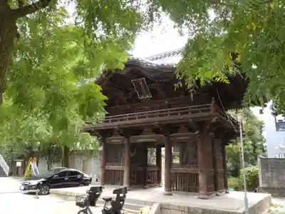 檀王法林寺（栴檀王院無上法林寺）の山門・神門