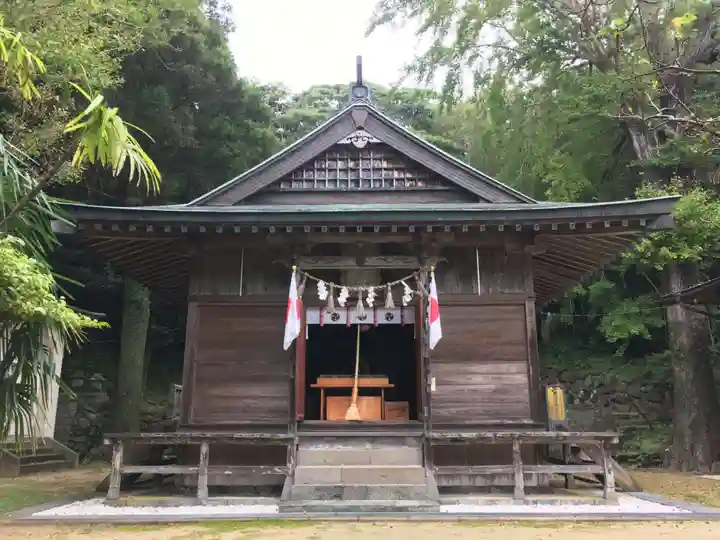 白沙八幡神社の本殿・本堂