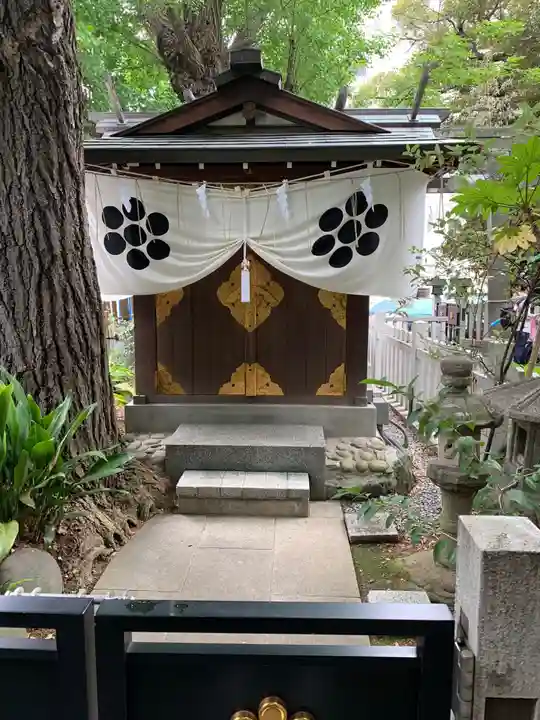 鳥越神社の末社・摂社