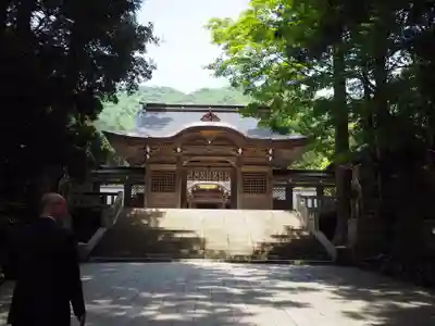 彌彦神社の山門・神門