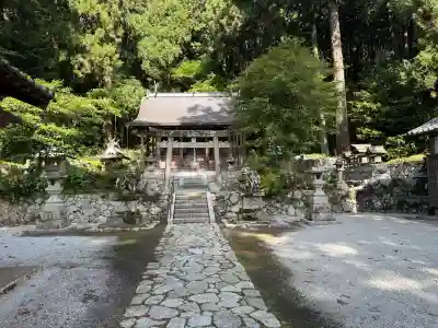 高天彦神社の{uncategorized: "未分類", other: "その他", undefined: "問題あり", building: "その他建物", grave: "お墓", sacred_gate: "鳥居", guardian: "狛犬", statue: "像", buddha: "仏像", history: "歴史", nature: "自然", garden: "庭園", animal: "動物", pagoda: "塔", temizu: "手水舎", mountain_gate: "山門・神門", sanctuary: "本殿・本堂", subordinate: "末社・摂社", art: "芸術", scenery: "景色", jizo: "地蔵", ema: "絵馬", goshuin: "御朱印", omikuji: "おみくじ", items: "授与品その他", amulet: "お守り", goshuincho: "御朱印帳", eats: "食事", festival: "お祭り", votive_dance: "神楽", shichigosan: "七五三参", wedding: "結婚式", experience: "体験その他", initially: "初詣", around: "周辺", anti_infection: "感染症対策"}