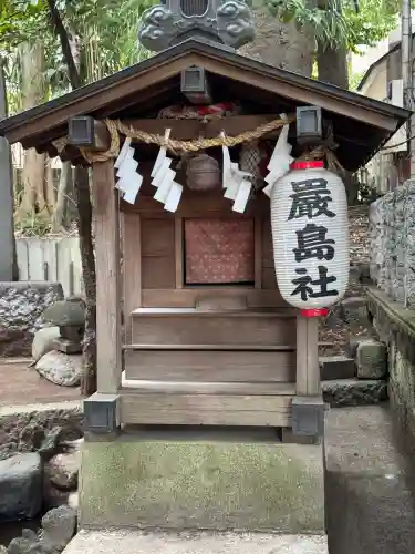 御霊神社の{uncategorized: "未分類", other: "その他", undefined: "問題あり", building: "その他建物", grave: "お墓", sacred_gate: "鳥居", guardian: "狛犬", statue: "像", buddha: "仏像", history: "歴史", nature: "自然", garden: "庭園", animal: "動物", pagoda: "塔", temizu: "手水舎", mountain_gate: "山門・神門", sanctuary: "本殿・本堂", subordinate: "末社・摂社", art: "芸術", scenery: "景色", jizo: "地蔵", ema: "絵馬", goshuin: "御朱印", omikuji: "おみくじ", items: "授与品その他", amulet: "お守り", goshuincho: "御朱印帳", eats: "食事", festival: "お祭り", votive_dance: "神楽", shichigosan: "七五三参", wedding: "結婚式", experience: "体験その他", initially: "初詣", around: "周辺", anti_infection: "感染症対策"}