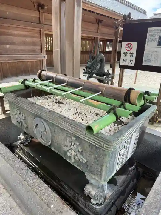 宇都宮二荒山神社の{uncategorized: "未分類", other: "その他", undefined: "問題あり", building: "その他建物", grave: "お墓", sacred_gate: "鳥居", guardian: "狛犬", statue: "像", buddha: "仏像", history: "歴史", nature: "自然", garden: "庭園", animal: "動物", pagoda: "塔", temizu: "手水舎", mountain_gate: "山門・神門", sanctuary: "本殿・本堂", subordinate: "末社・摂社", art: "芸術", scenery: "景色", jizo: "地蔵", ema: "絵馬", goshuin: "御朱印", omikuji: "おみくじ", items: "授与品その他", amulet: "お守り", goshuincho: "御朱印帳", eats: "食事", festival: "お祭り", votive_dance: "神楽", shichigosan: "七五三参", wedding: "結婚式", experience: "体験その他", initially: "初詣", around: "周辺", anti_infection: "感染症対策"}