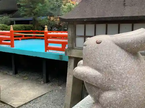 岡崎神社の像