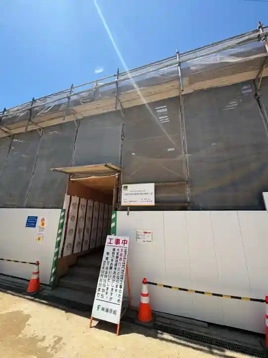 吉備津彦神社の{uncategorized: "未分類", other: "その他", undefined: "問題あり", building: "その他建物", grave: "お墓", sacred_gate: "鳥居", guardian: "狛犬", statue: "像", buddha: "仏像", history: "歴史", nature: "自然", garden: "庭園", animal: "動物", pagoda: "塔", temizu: "手水舎", mountain_gate: "山門・神門", sanctuary: "本殿・本堂", subordinate: "末社・摂社", art: "芸術", scenery: "景色", jizo: "地蔵", ema: "絵馬", goshuin: "御朱印", omikuji: "おみくじ", items: "授与品その他", amulet: "お守り", goshuincho: "御朱印帳", eats: "食事", festival: "お祭り", votive_dance: "神楽", shichigosan: "七五三参", wedding: "結婚式", experience: "体験その他", initially: "初詣", around: "周辺", anti_infection: "感染症対策"}